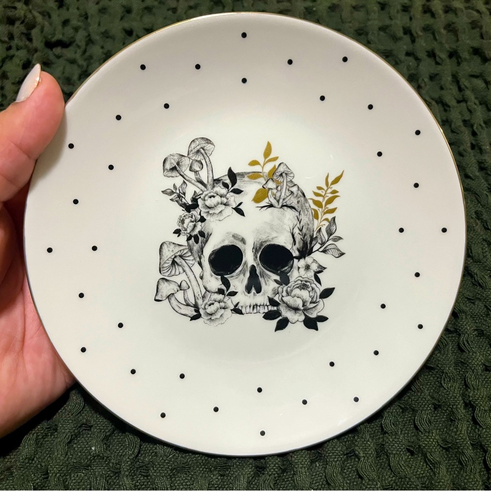 WOODLAND HALLOWEEN dessert plates